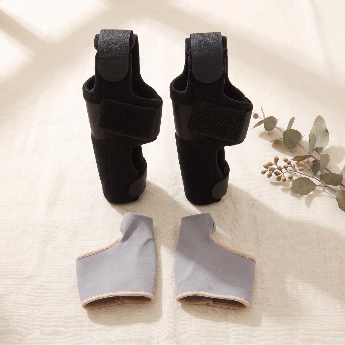 GentleToes Starter Set: night splint pair and day sleeve pair